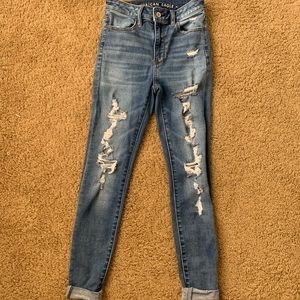 AMERICAN EAGLE ripped jeans